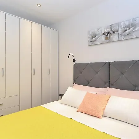 Apartment Snjezana 1064